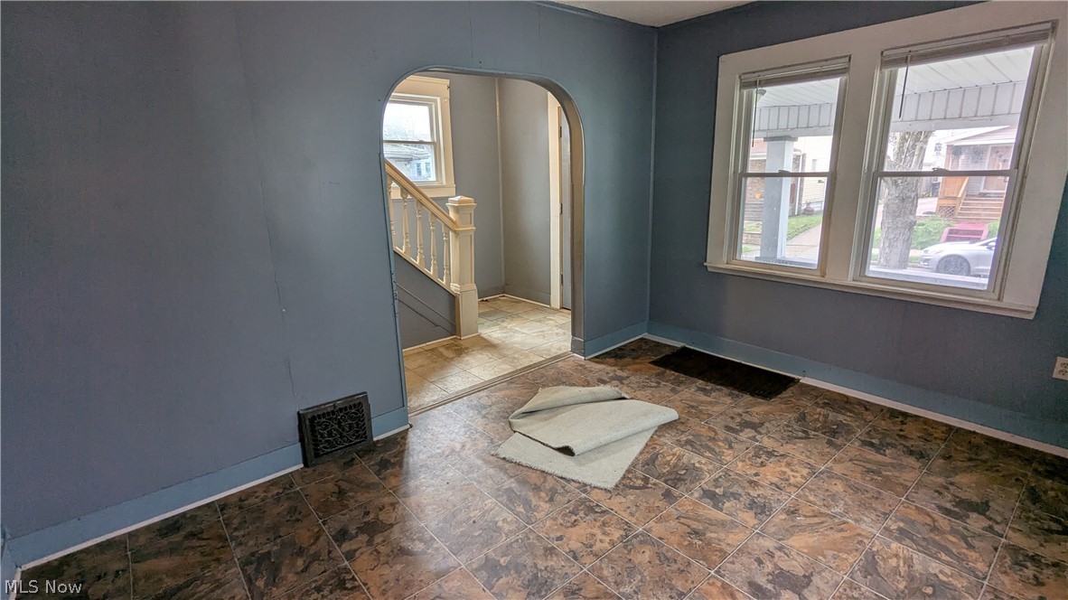 379 Homestead Street Akron, OH 44306 - Photo 8 of 45