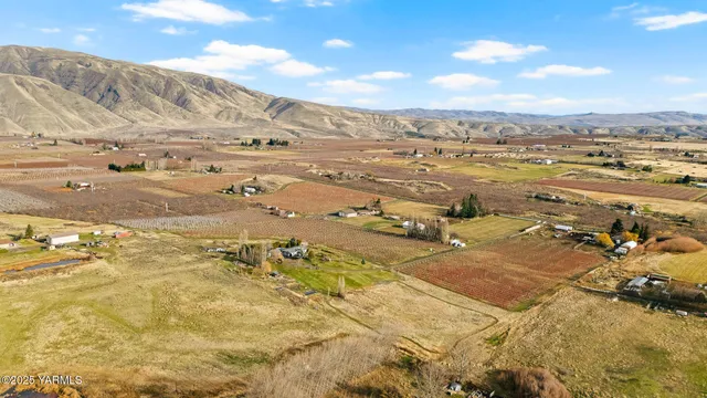 $359,900 | 1880 Franklin Road, Tieton, WA 98947