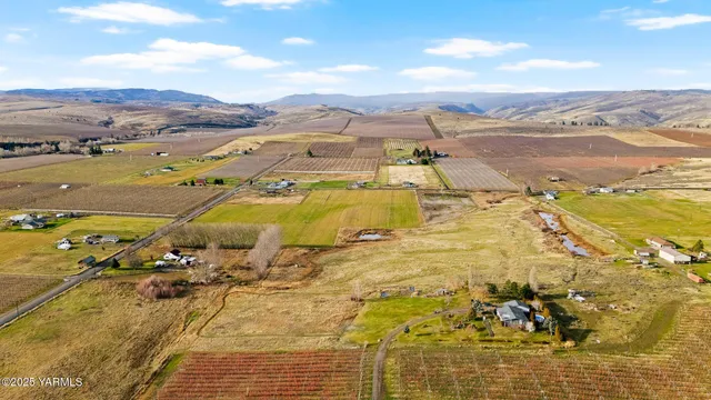 $359,900 | 1880 Franklin Road, Tieton, WA 98947