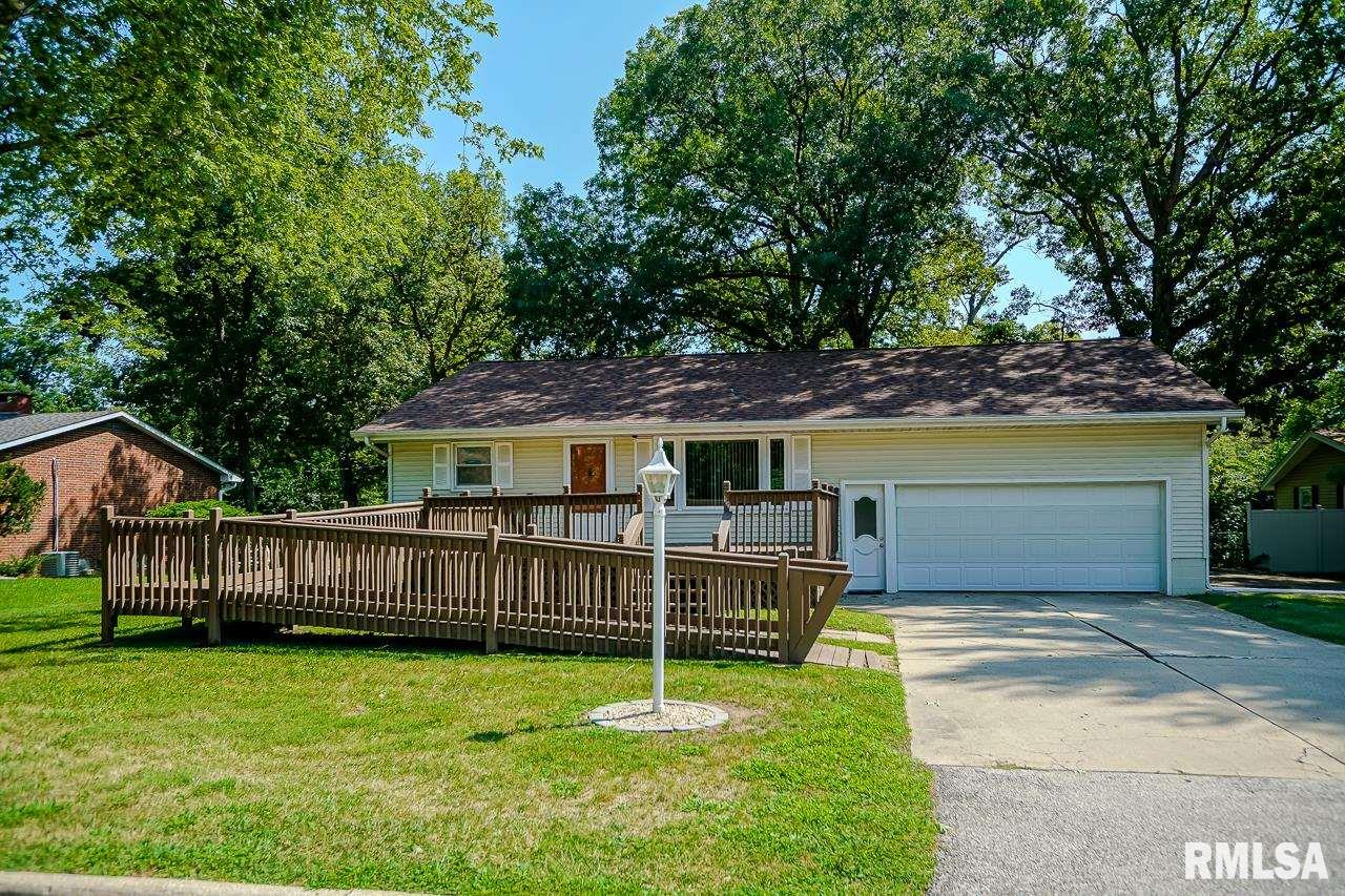114 South Rustic Road East Peoria, IL 61611 - Photo 1 of 31 Gallery Image 1