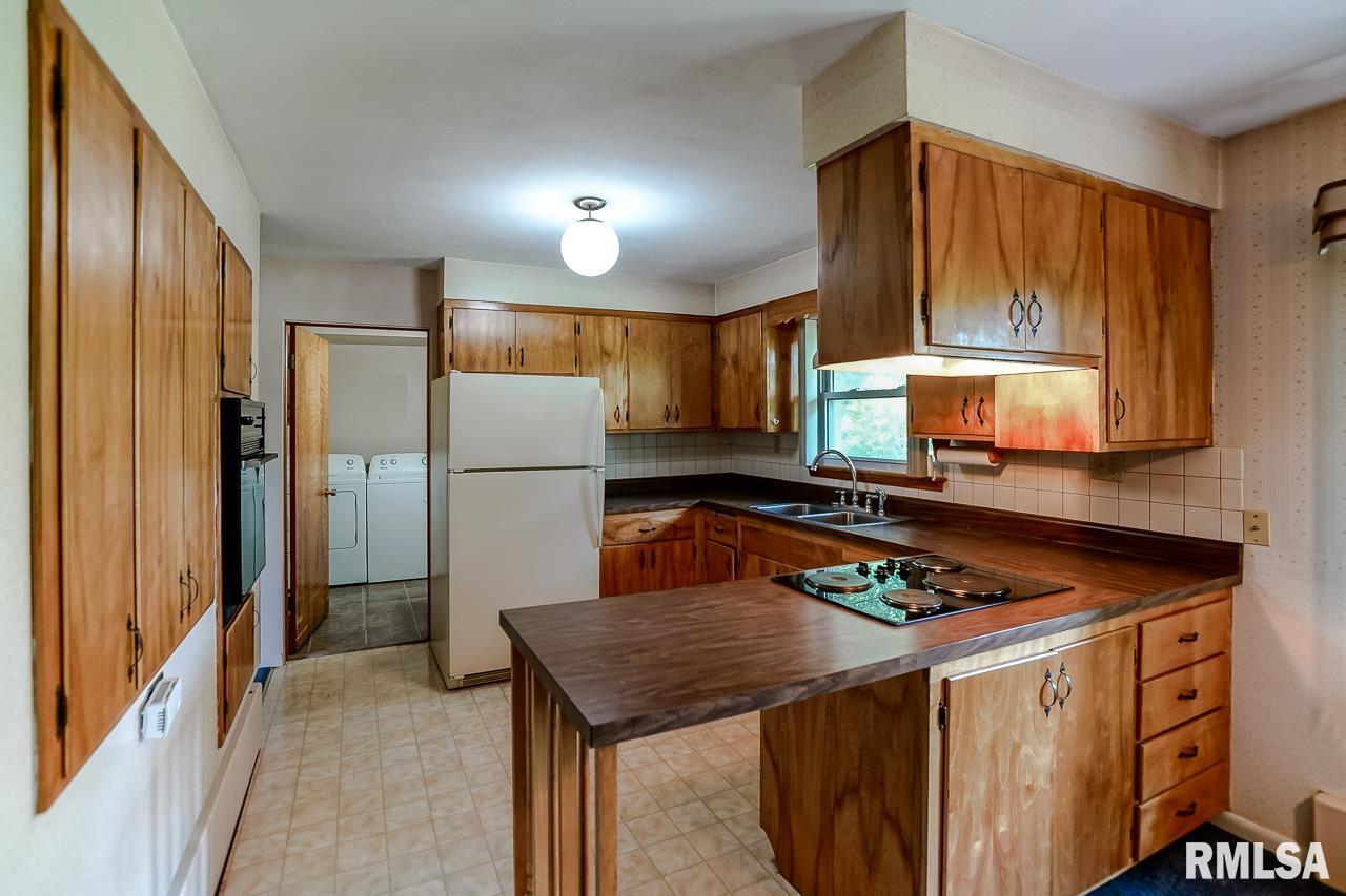 114 South Rustic Road East Peoria, IL 61611 - Photo 7 of 31 Gallery Image 7