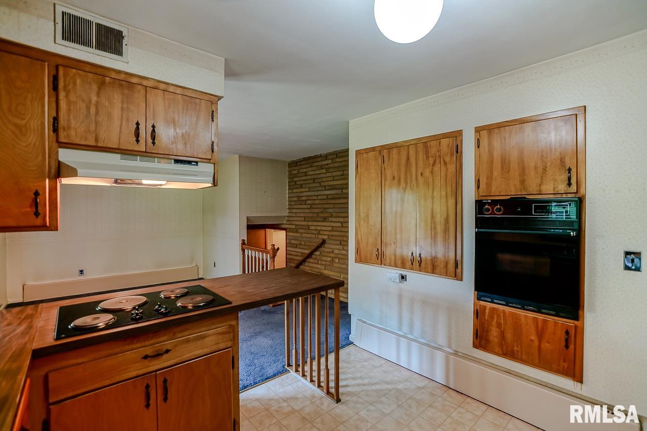 114 South Rustic Road East Peoria, IL 61611 - Photo 9 of 31 Gallery Image 9
