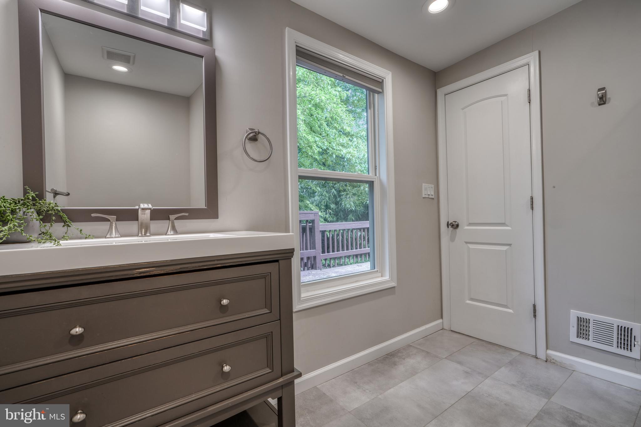 11425 Mapleview Drive Silver Spring, MD 20902 - Photo 26 of 43
