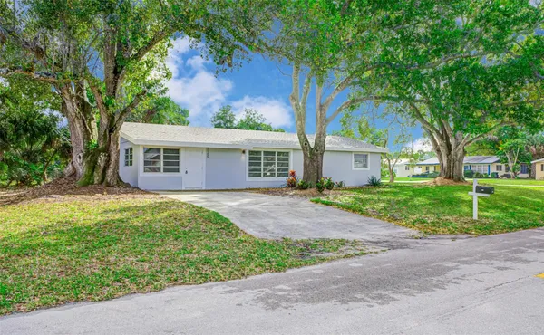 $2,600 | 3105 18th Street, Vero Beach, FL 32960