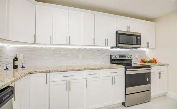 $2,600 | 3105 18th Street, Vero Beach, FL 32960