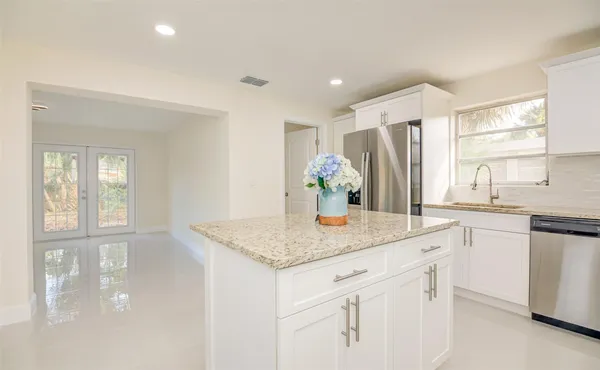 $2,600 | 3105 18th Street, Vero Beach, FL 32960