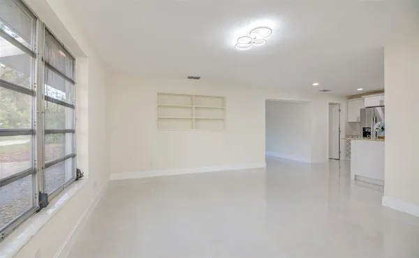 $2,600 | 3105 18th Street, Vero Beach, FL 32960