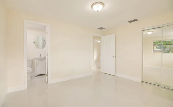 $2,600 | 3105 18th Street, Vero Beach, FL 32960