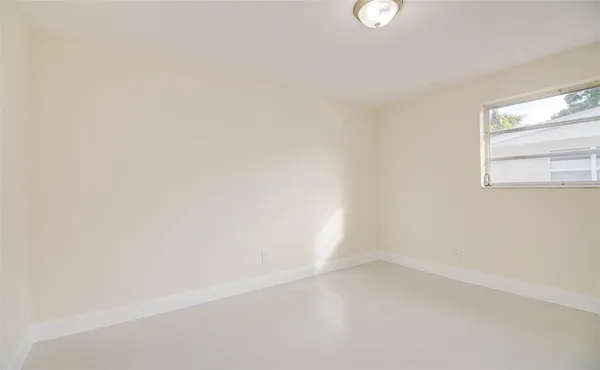 $2,600 | 3105 18th Street, Vero Beach, FL 32960