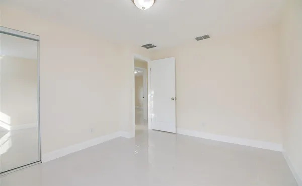 $2,600 | 3105 18th Street, Vero Beach, FL 32960