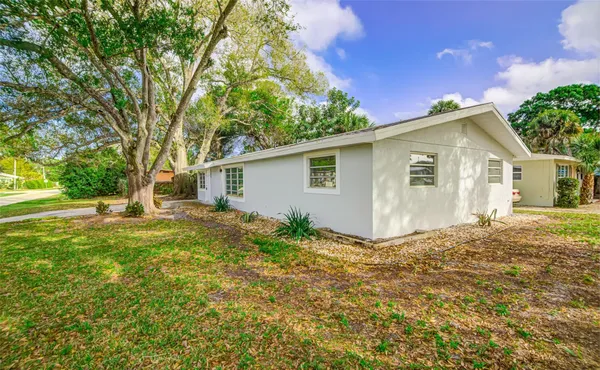 $2,600 | 3105 18th Street, Vero Beach, FL 32960