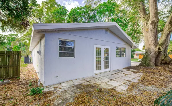 $2,600 | 3105 18th Street, Vero Beach, FL 32960