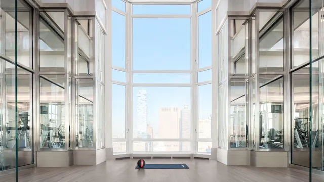 $2,599,000 | 30 Park Place, Unit 42C | TriBeCa