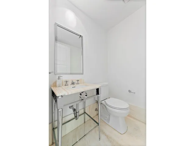 $2,599,000 | 30 Park Place, Unit 42C | TriBeCa