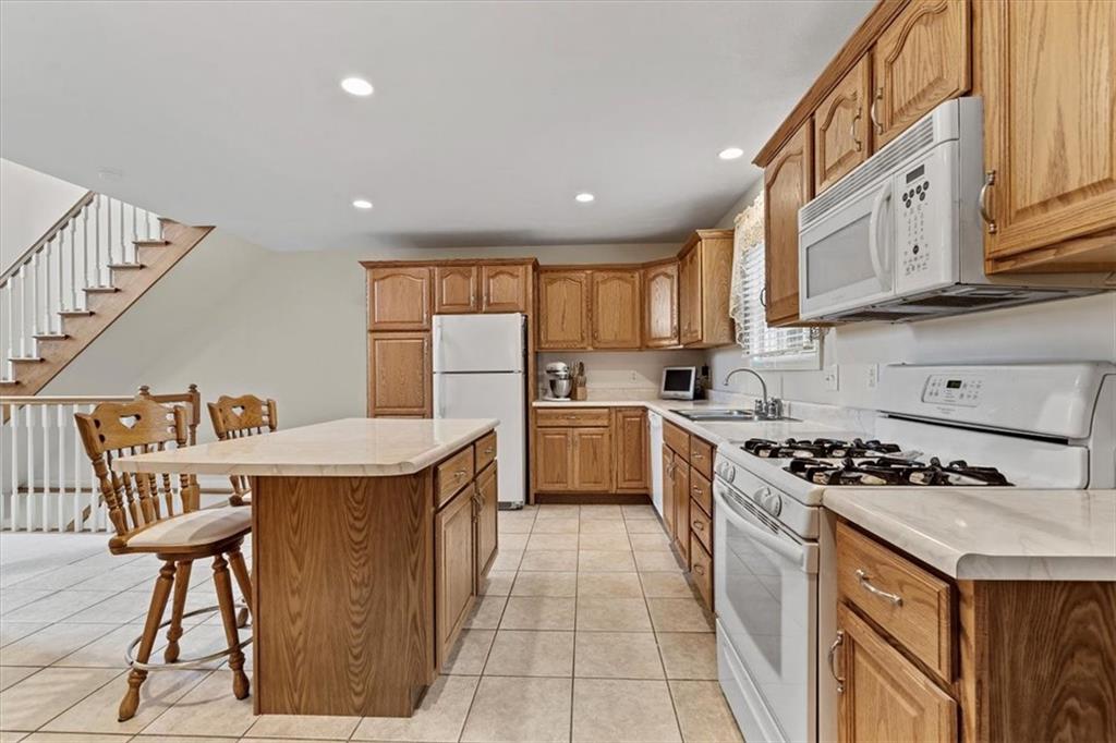 104 Brandon Way Coraopolis, PA 15108 - Photo 7 of 30 Gallery Image 7