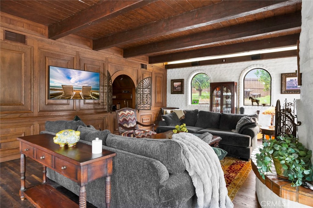 11550 Old Castle Road Valley Center, CA 92082 - Photo 15 of 60 Great room