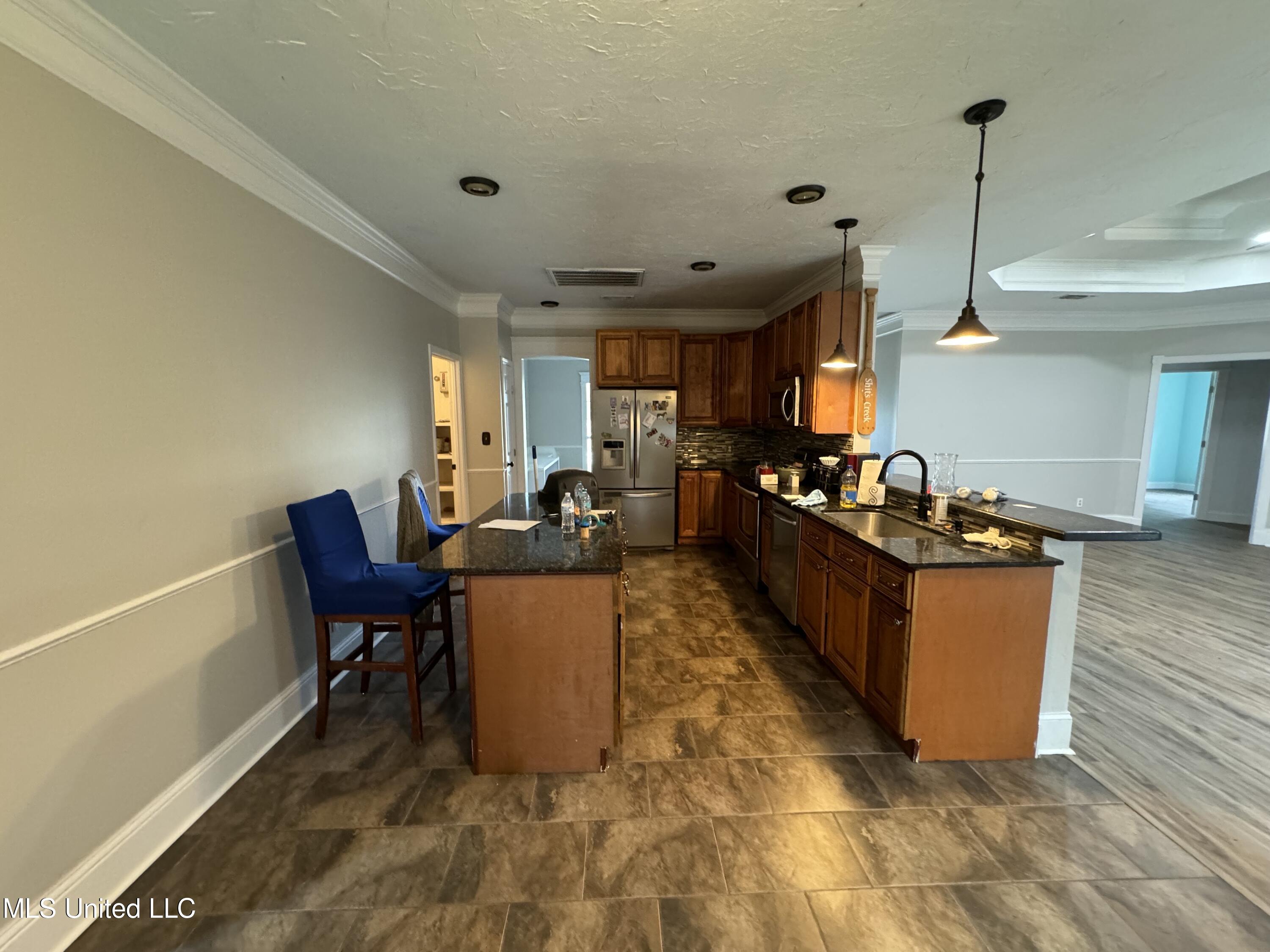 318 West McHenry Road Perkinston, MS 39573 - Photo 4 of 17 318 W - Kitchen