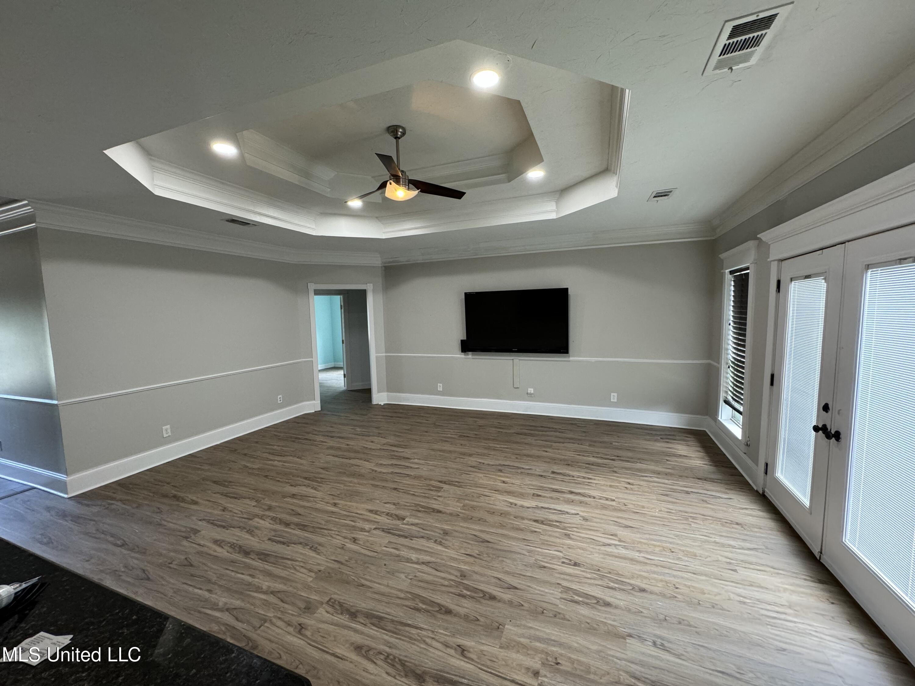 318 West McHenry Road Perkinston, MS 39573 - Photo 8 of 17 318 W - LIving Room