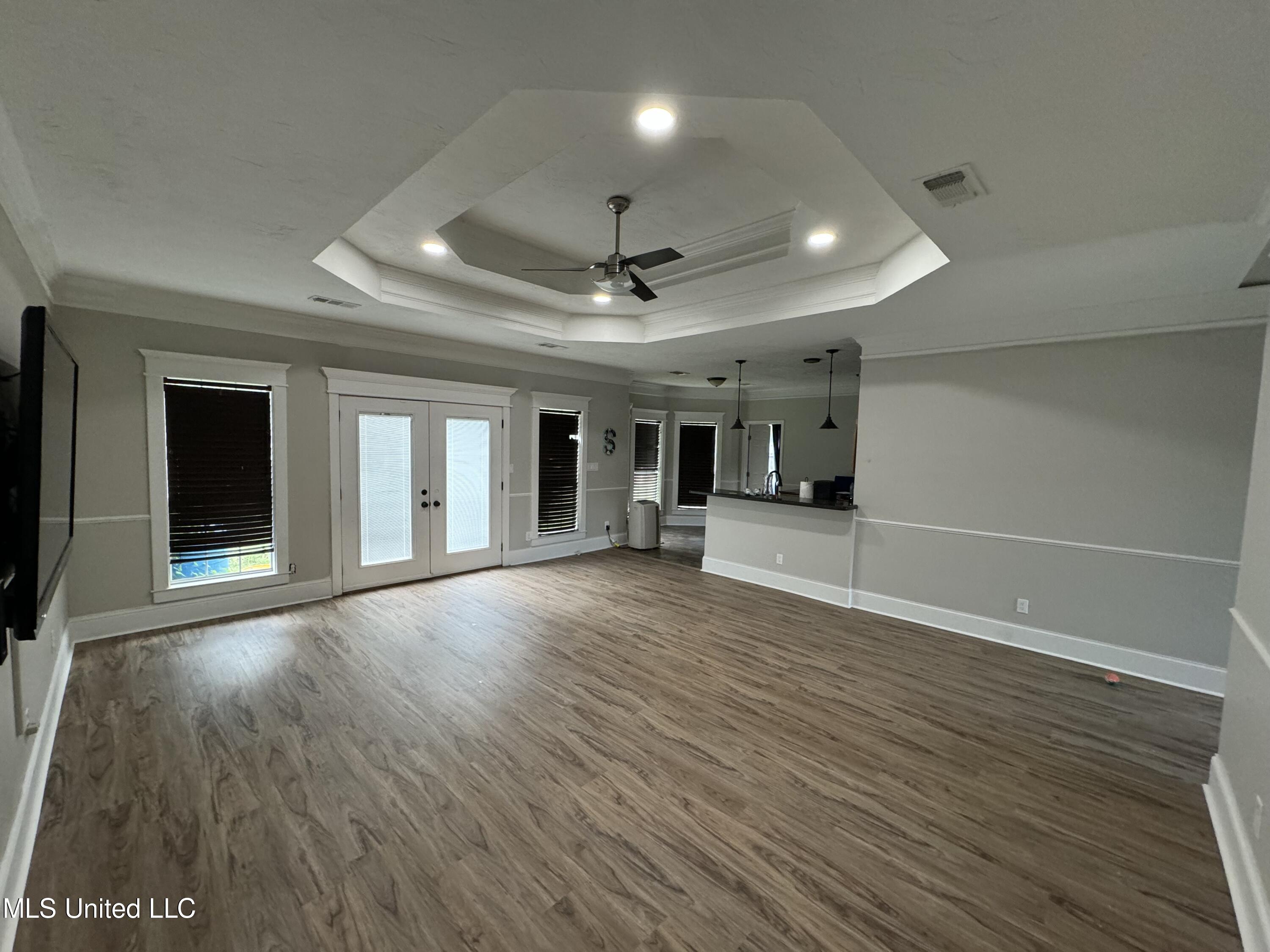 318 West McHenry Road Perkinston, MS 39573 - Photo 9 of 17 318 W - Living room 4
