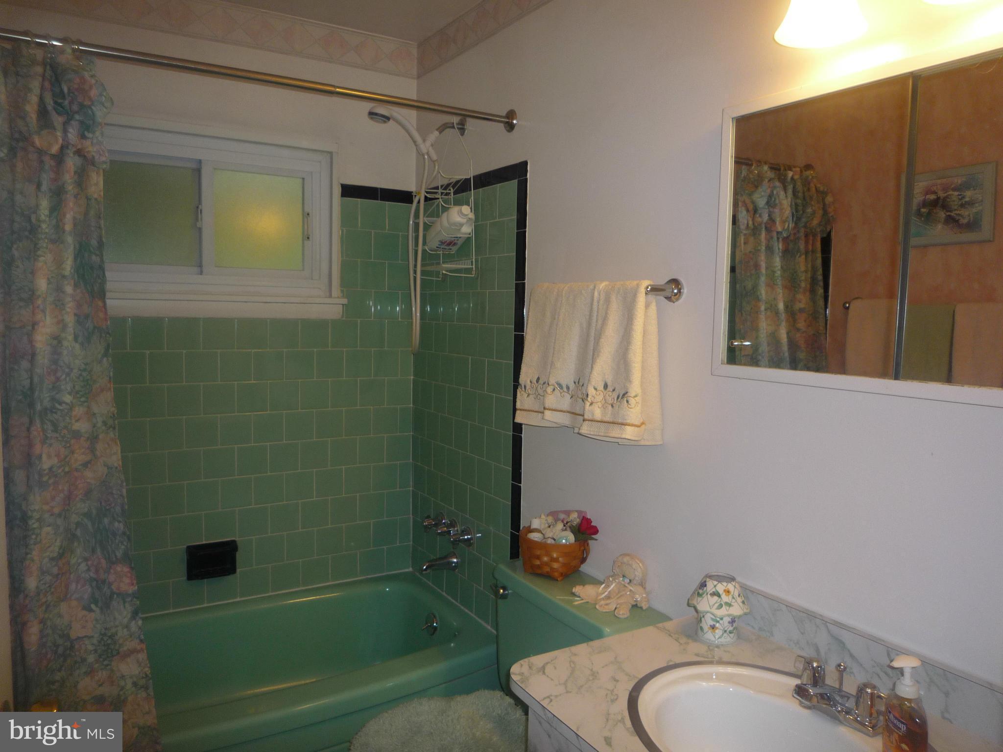 702 Shirley Manor Road Reisterstown, MD 21136 - Photo 17 of 26 Bath