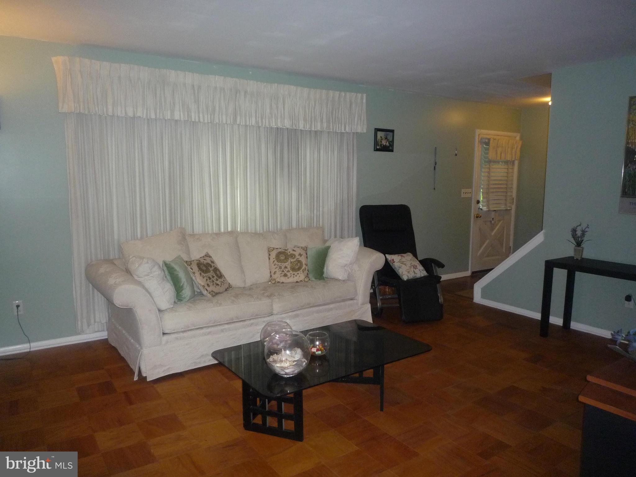 702 Shirley Manor Road Reisterstown, MD 21136 - Photo 8 of 26 Living Room
