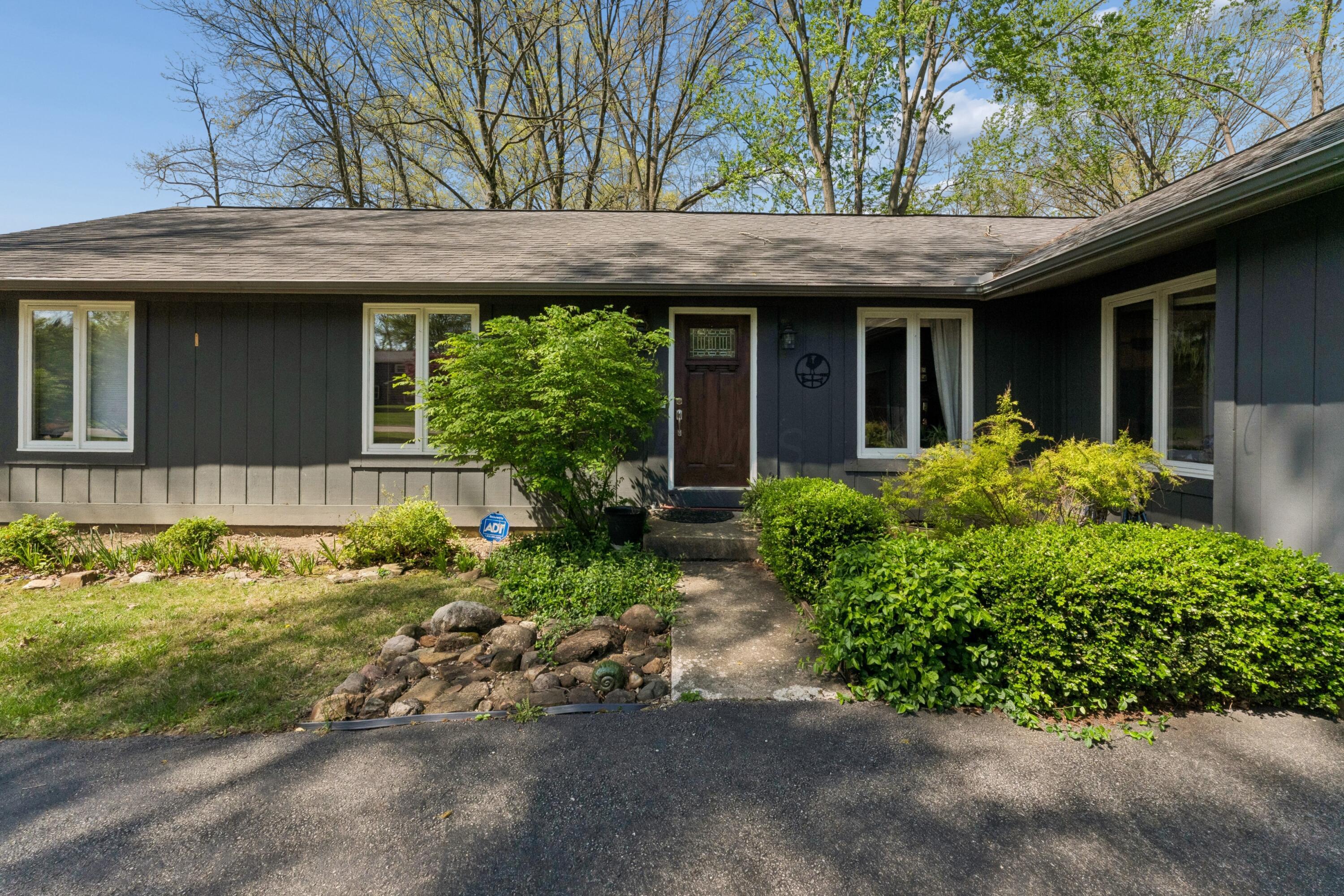 599 Link Road Columbus, OH 43213 - Photo 43 of 48 Front of Home