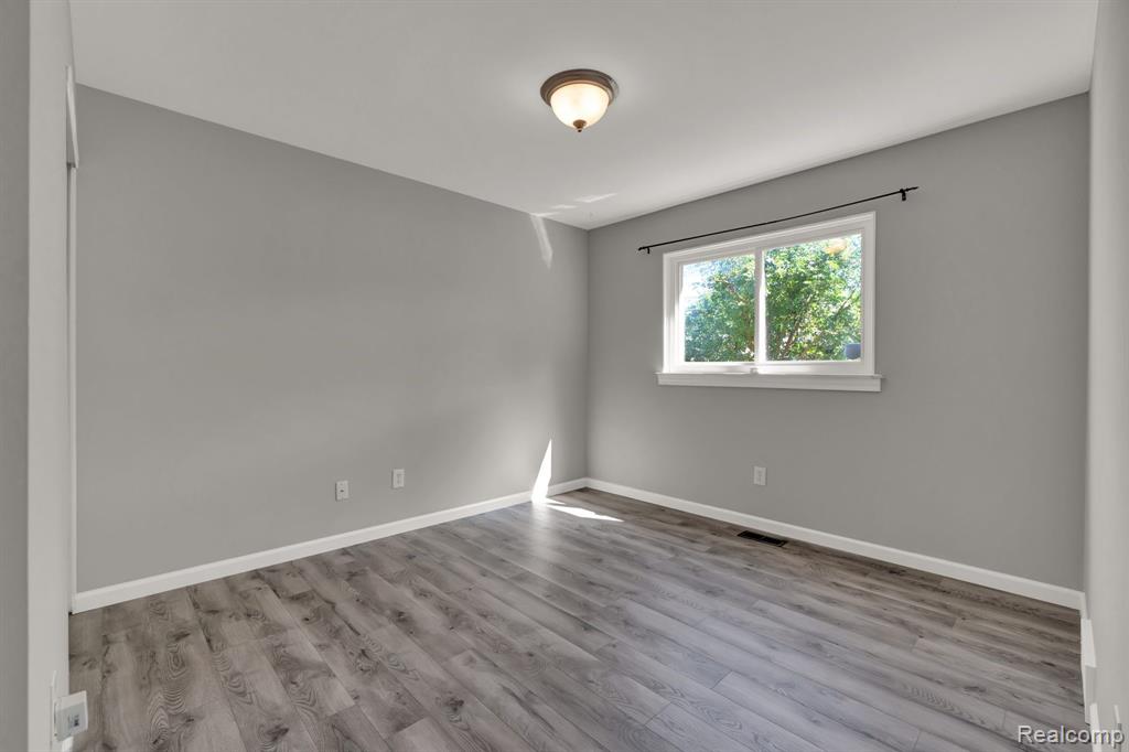 11220 Timken Avenue Warren, MI 48089 - Photo 26 of 36