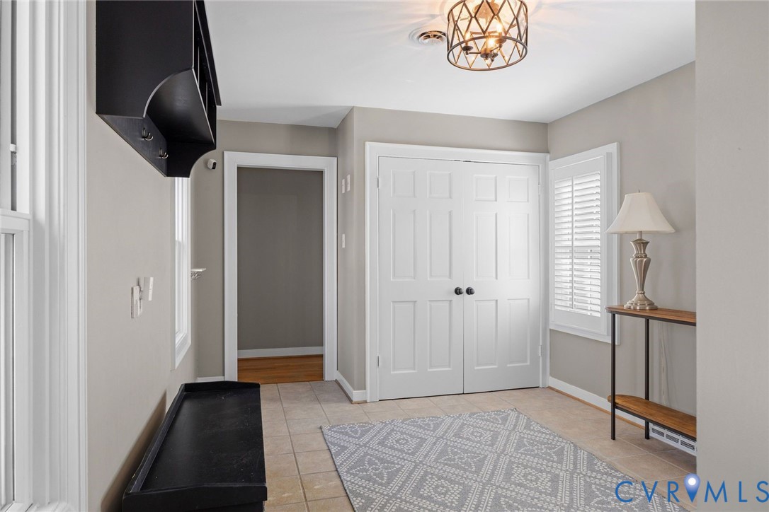 9804 Kingsbridge Road Henrico, VA 23238 - Photo 28 of 50 a view of an entryway with a carpet