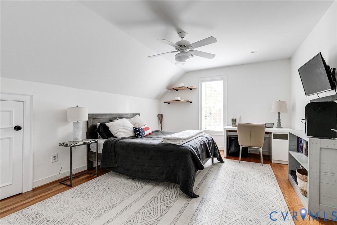 9804 Kingsbridge Road Henrico, VA 23238 - Photo 31 of 50 a bedroom with a bed and a flat screen tv