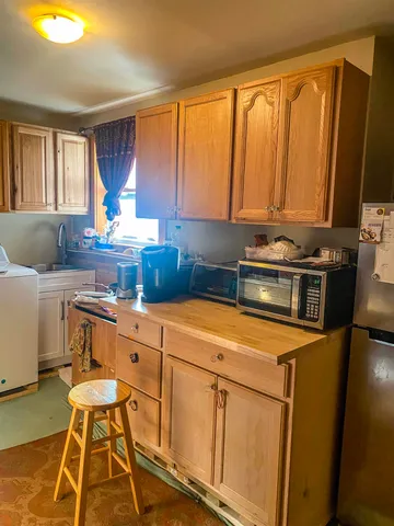 $600,000 | 264 Chestnut Street, Claremont, NH 03743