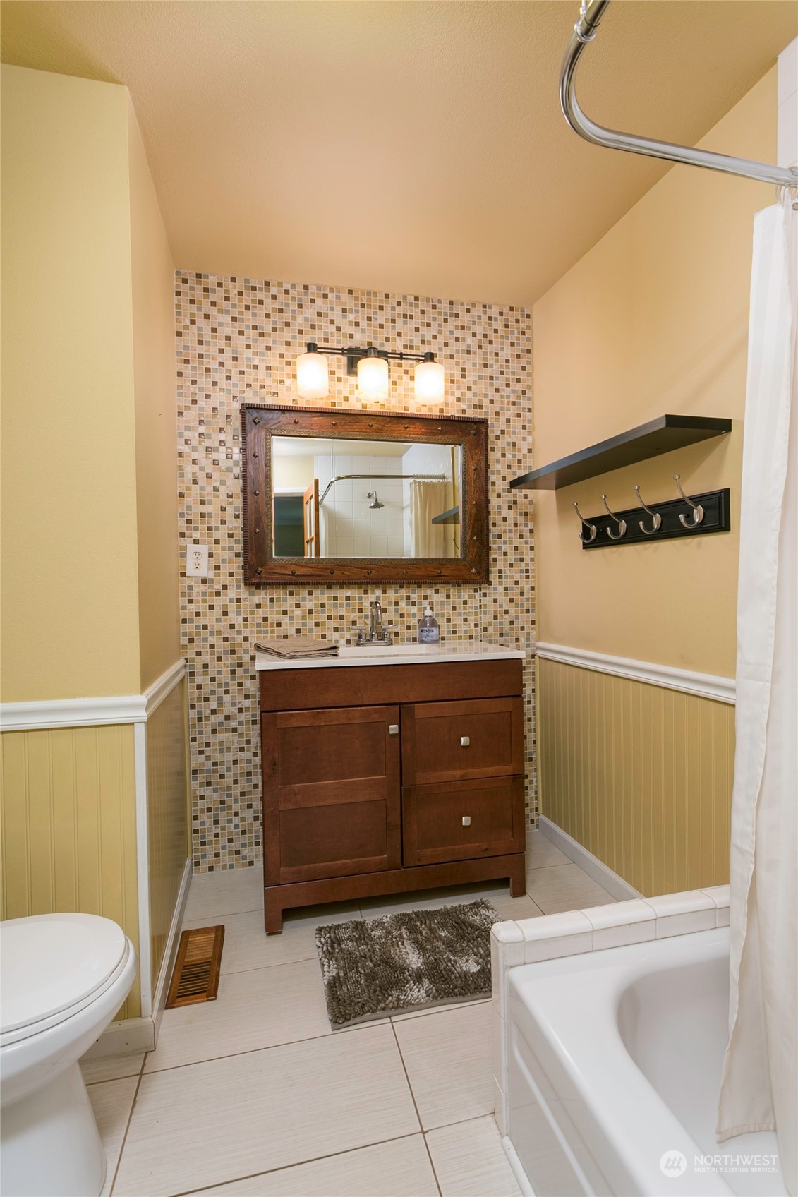 1893 Yew Street Road Bellingham, WA 98229 - Photo 14 of 32 Gallery Image 14