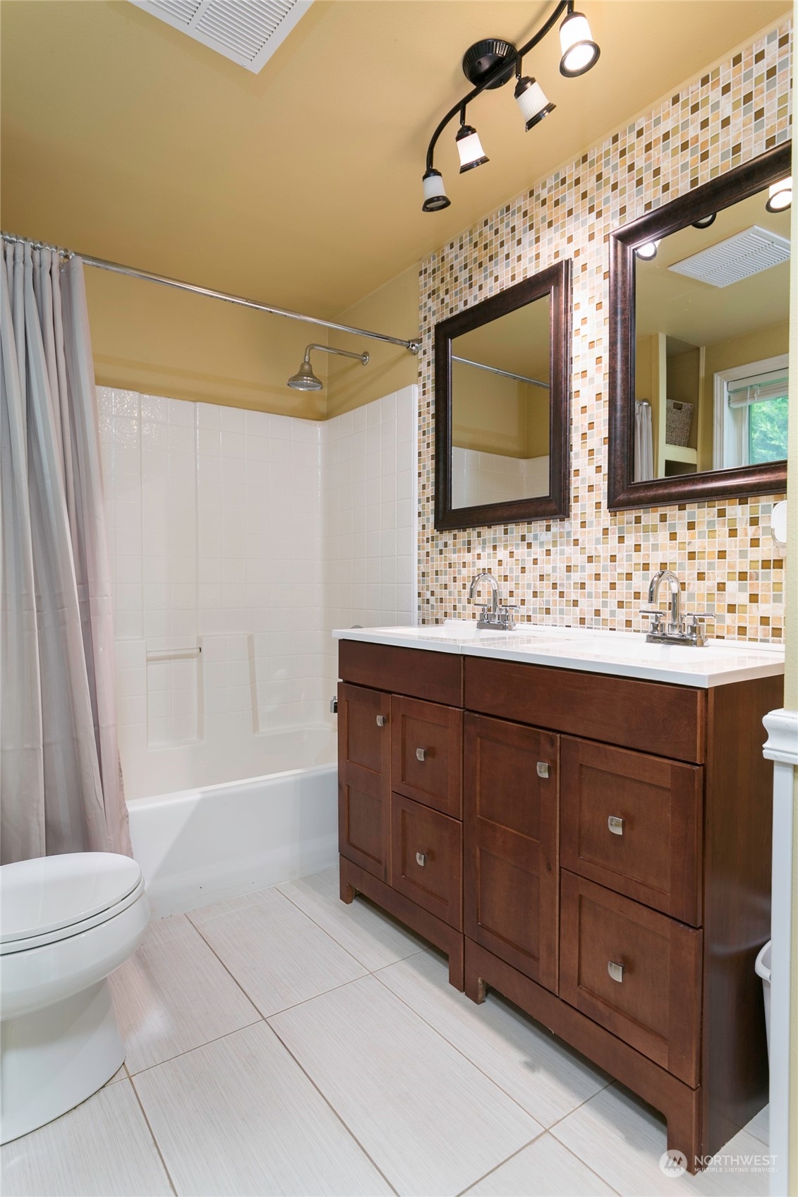 1893 Yew Street Road Bellingham, WA 98229 - Photo 16 of 32 Gallery Image 16