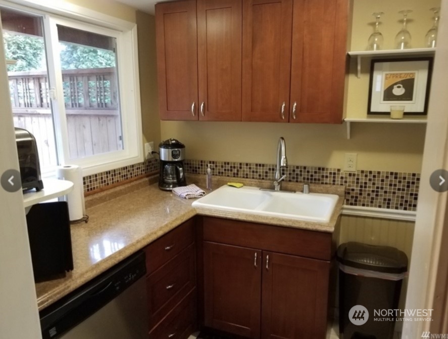 1893 Yew Street Road Bellingham, WA 98229 - Photo 25 of 32 Gallery Image 25