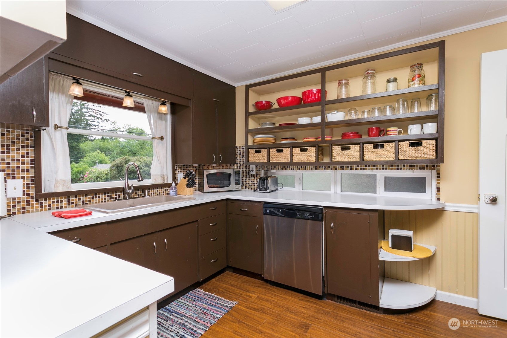 1893 Yew Street Road Bellingham, WA 98229 - Photo 3 of 32 Gallery Image 3