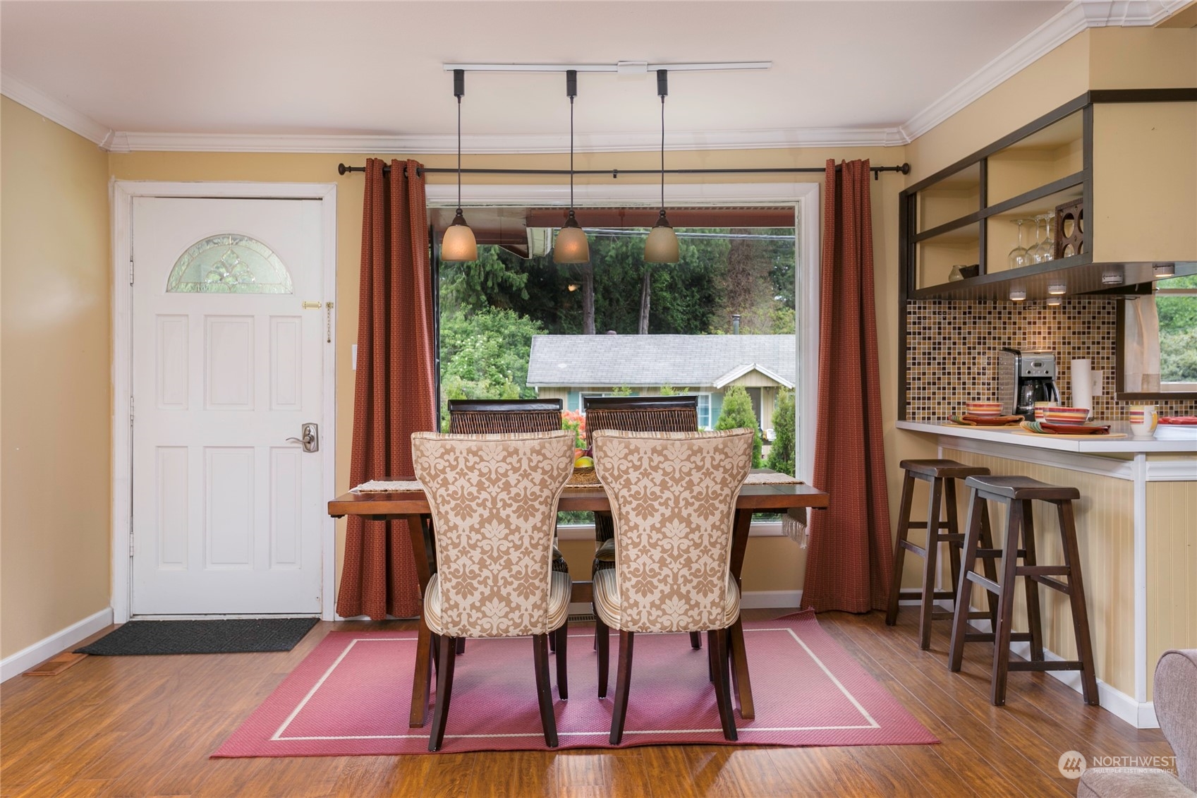 1893 Yew Street Road Bellingham, WA 98229 - Photo 4 of 32 Gallery Image 4