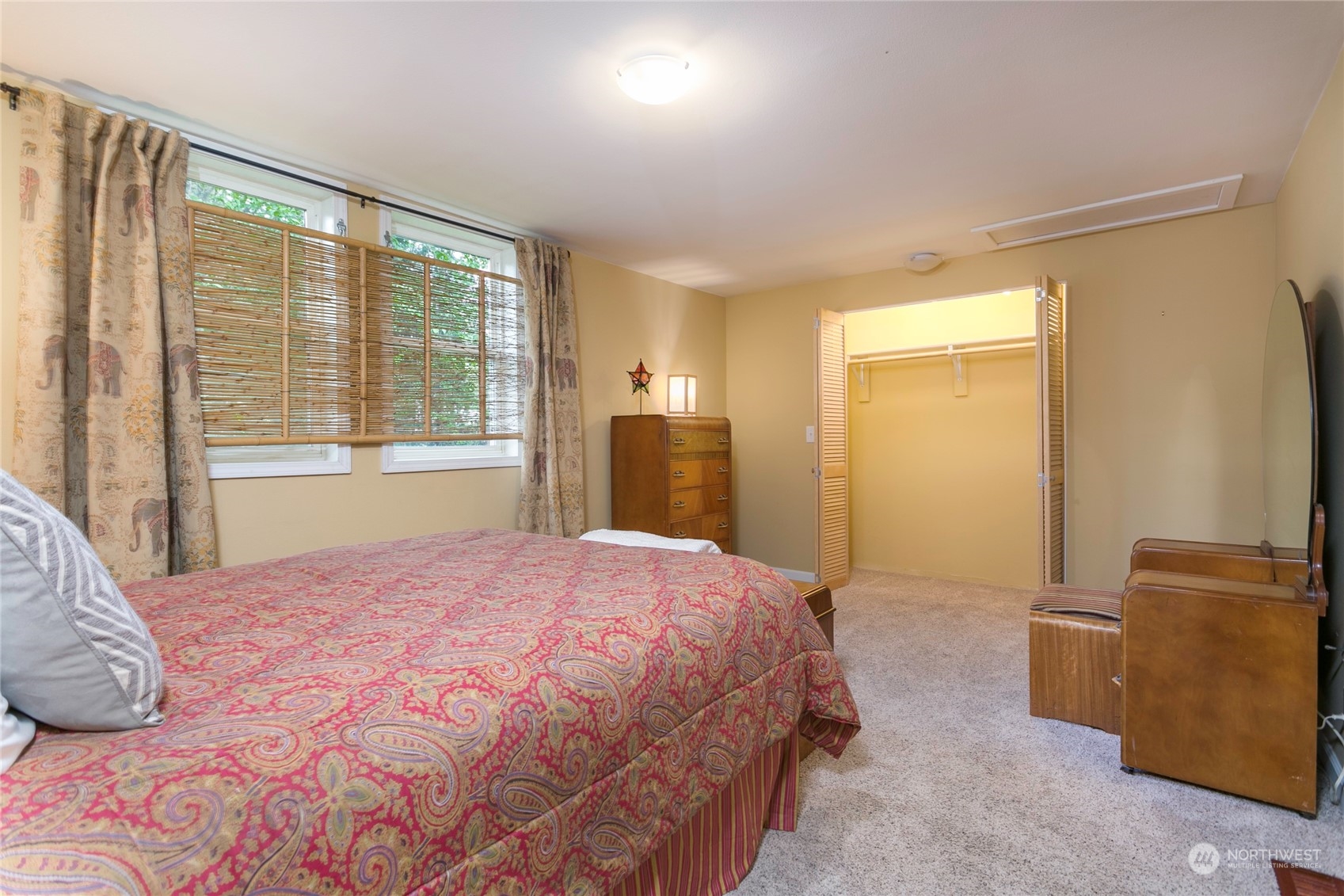 1893 Yew Street Road Bellingham, WA 98229 - Photo 10 of 32 Gallery Image 10