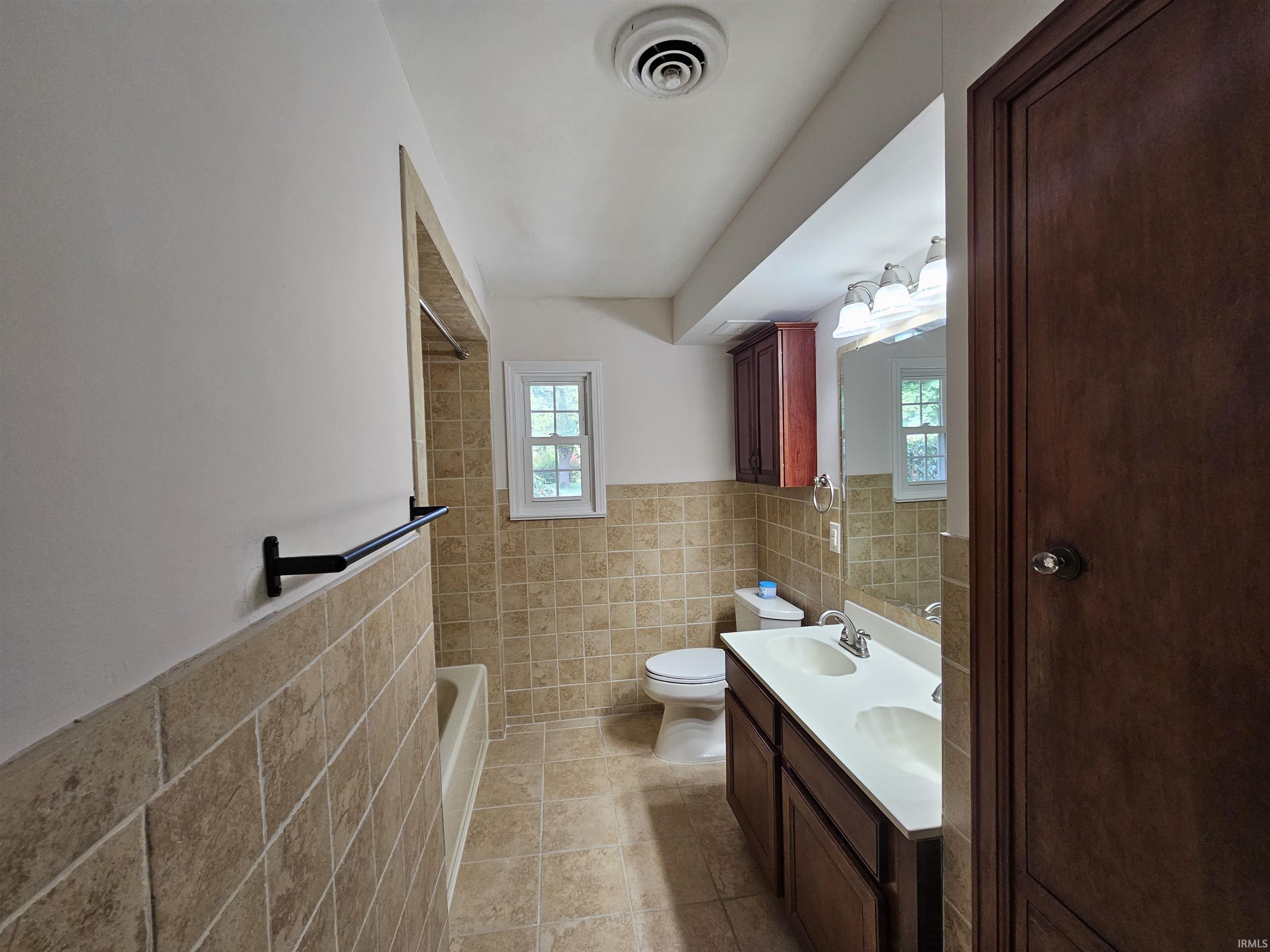 1215 North Sheridan Road Marion, IN 46952 - Photo 8 of 14 Gallery Image 8