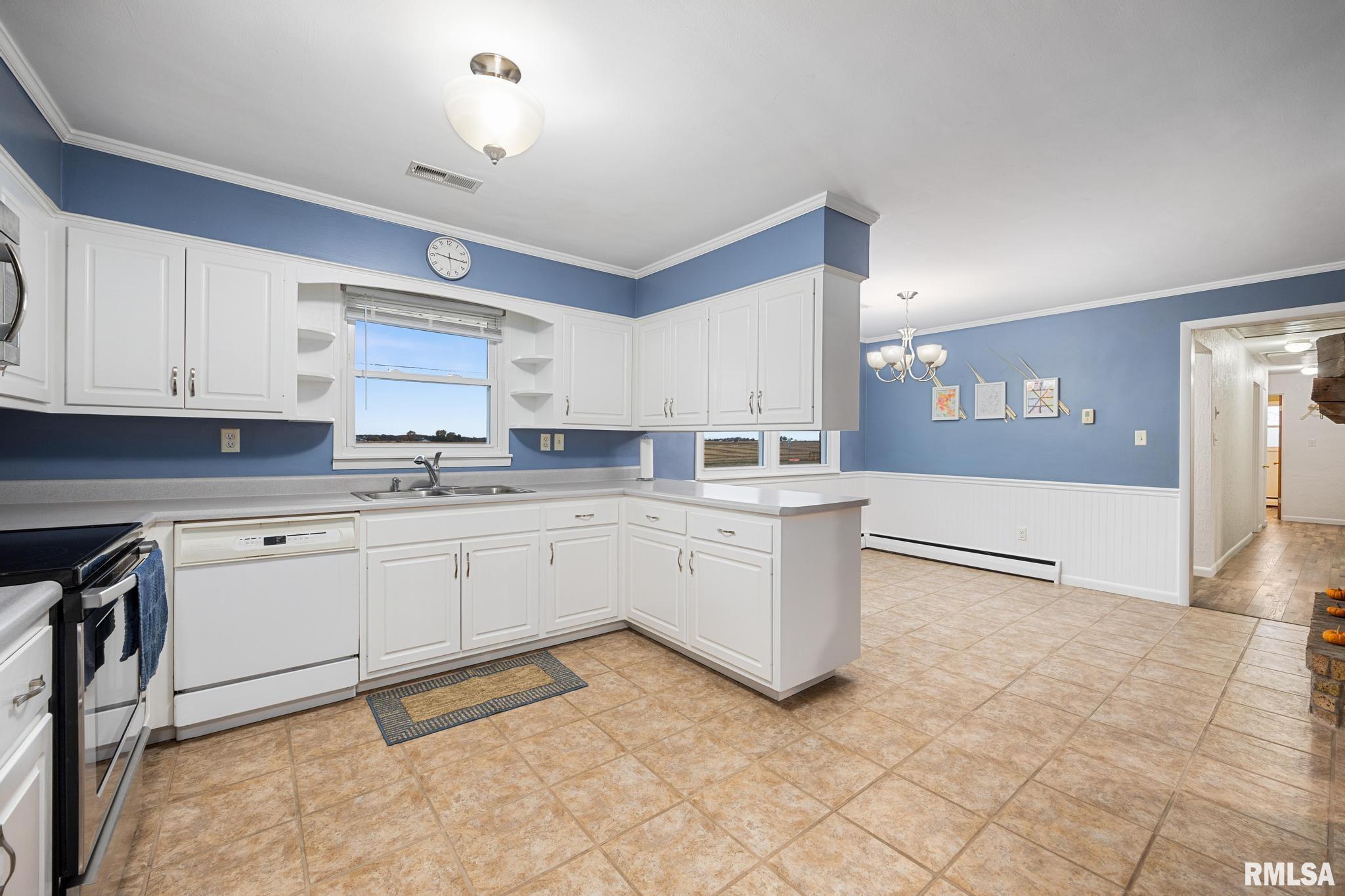 1154 West Cruger Road Washington, IL 61571 - Photo 19 of 36 Gallery Image 19