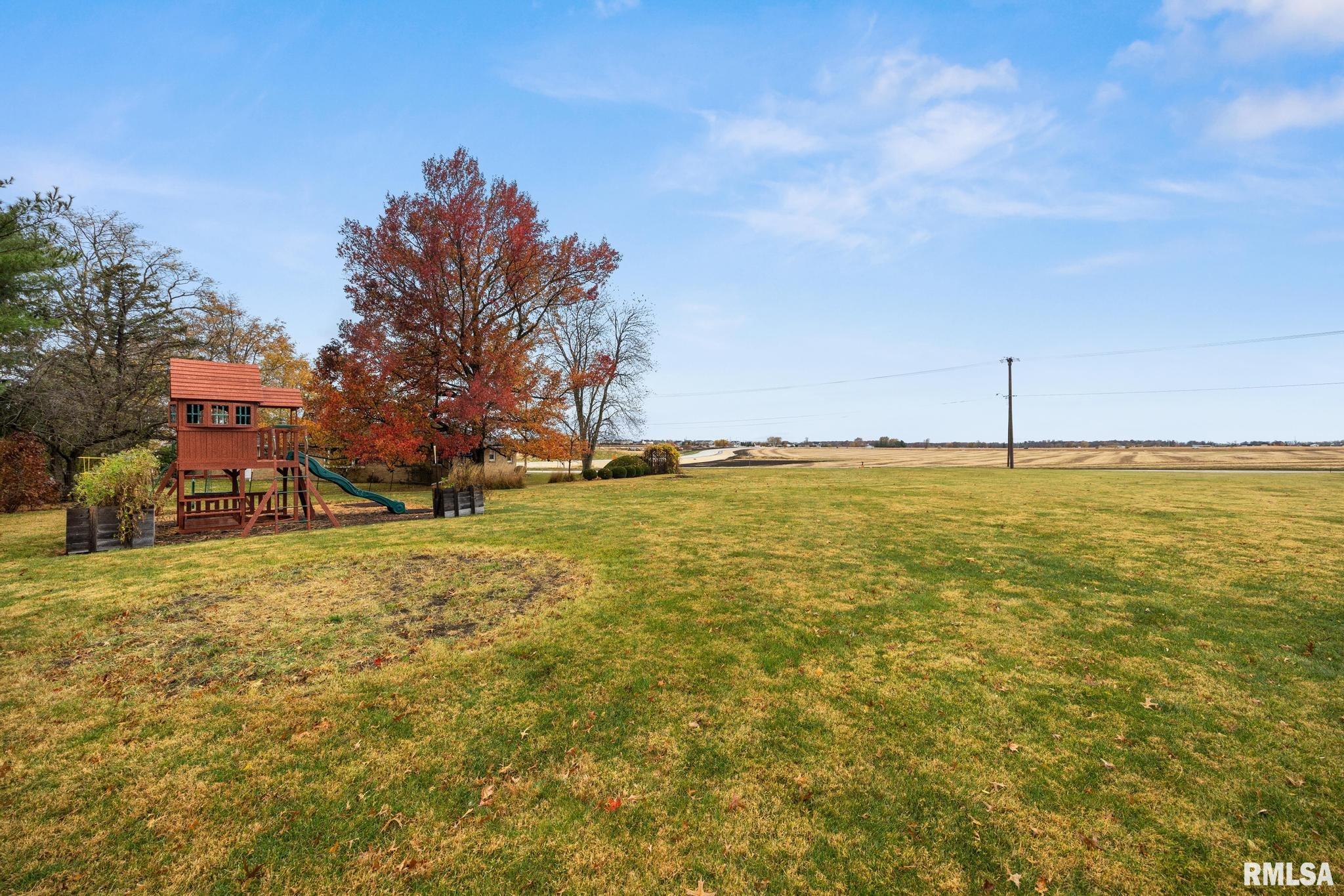 1154 West Cruger Road Washington, IL 61571 - Photo 33 of 36 Gallery Image 33