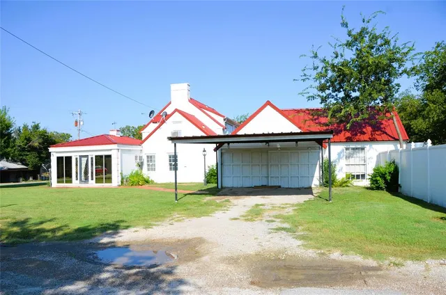 $350,000 | 609 East Main Street, Hamilton, TX 76531