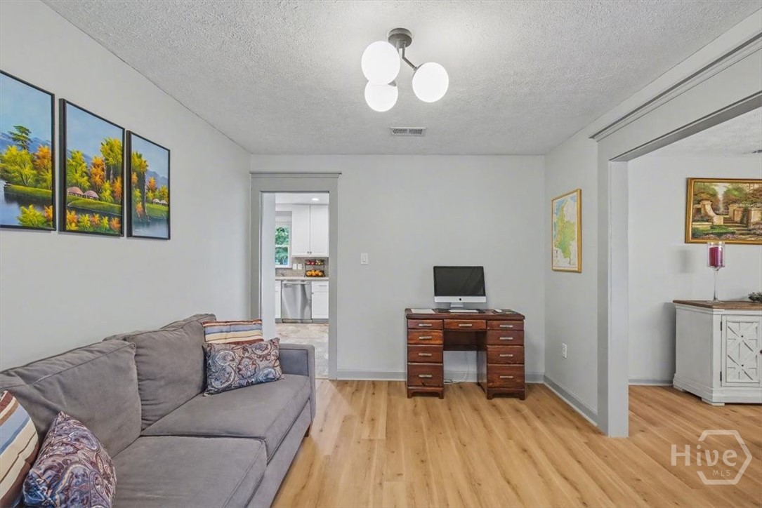 113 Mercer Road Savannah, GA 31411 - Photo 8 of 63 Gallery Image 8