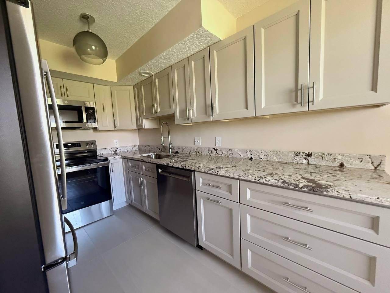 1031 Goldenrod Road Wellington, FL 33414 - Photo 2 of 19 3
