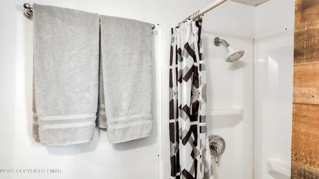 $290,000 | 98 Black Bear Pass, White Haven, PA 18661