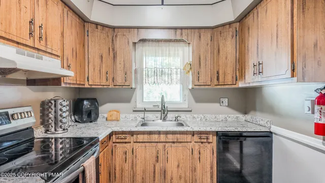 $290,000 | 98 Black Bear Pass, White Haven, PA 18661