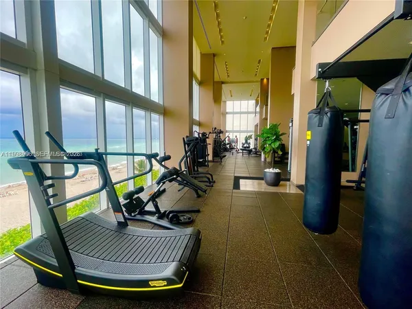 $4,200 | 1830 South Ocean Drive, Unit 3309, Hallandale Beach, FL 33009