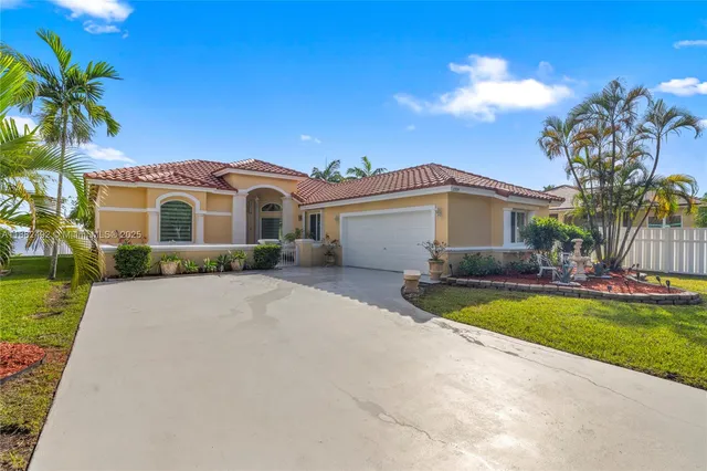 $5,500 | 2339 Northwest 195th Avenue, Unit 2339, Pembroke Pines, FL 33029