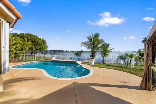 $5,500 | 2339 Northwest 195th Avenue, Unit 2339, Pembroke Pines, FL 33029