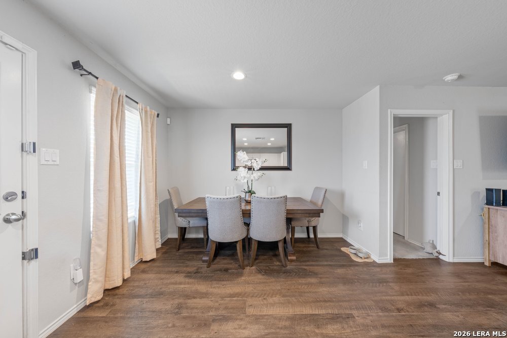 6922 Phoenix Path Converse, TX 78109 - Photo 14 of 30 Gallery Image 14