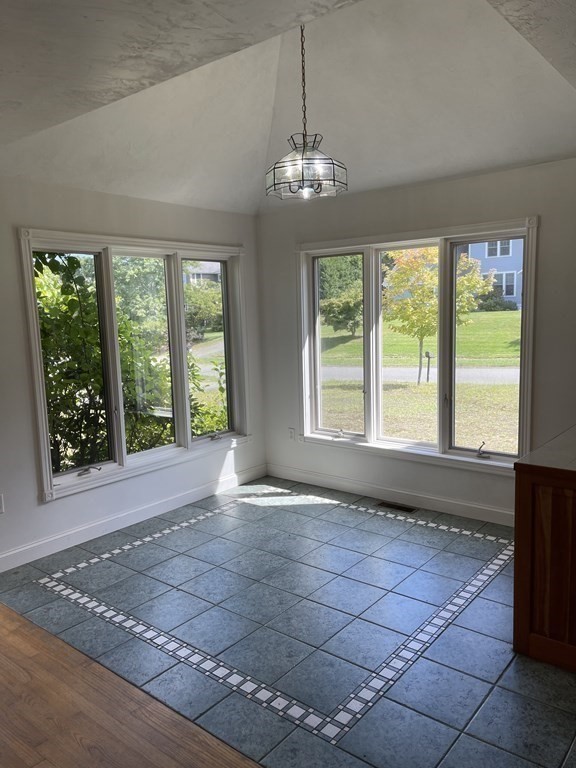 24 Tanglewood Road Amherst, MA 01002 - Photo 8 of 30 Gallery Image 8