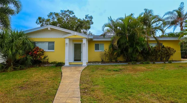 $3,000 | 1601 Palmwood Drive, Clearwater, FL 33756